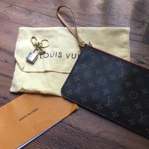 Louis Vuitton Neverfull Clutch